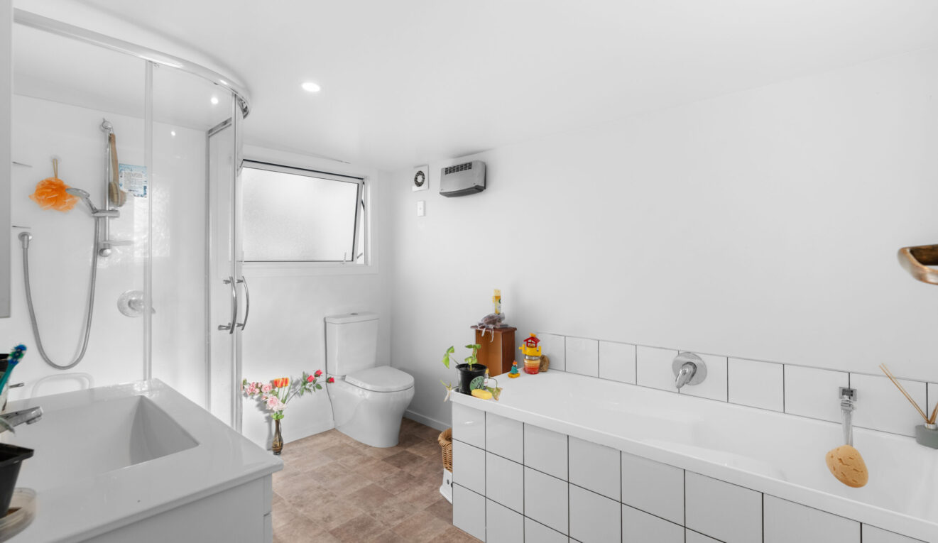 2/48 Awatea Road, Hornby, Christchurch,  Canterbury 8024 Cantebury