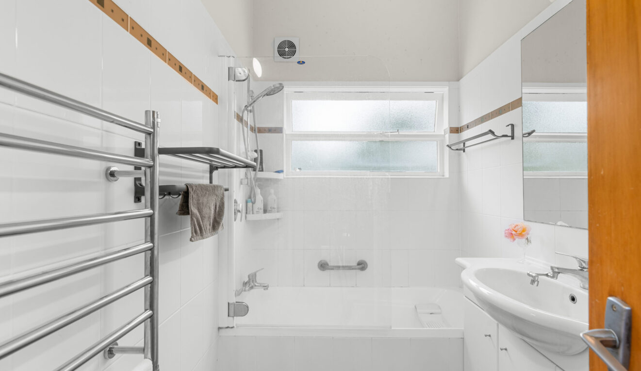 C/84 Avonhead Road, Avonhead, Christchurch,  New Zealand